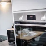 Host & Stay - The Bank Apartment
