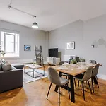 Host & Stay - The Bank Apartment